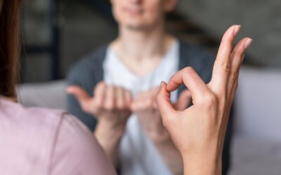 La salud mental de las personas sordas: Más allá del silencio